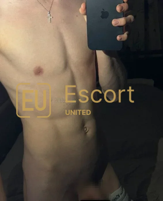 Denis, 22, eskorta dla gejów w Dubaj — zdjęcie 13
