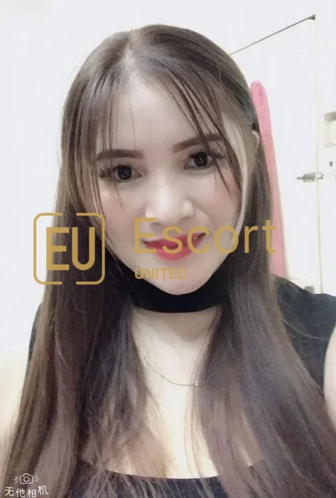 Cunoaște-o pe Lucky, în vârstă de 30 de ani, escortă în Abu Dhabi — fotografia 1