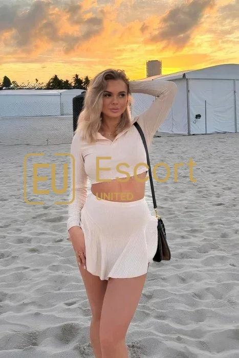 Συνοδός Rina στην Ντουμπάι, 22 ετών — φωτογραφία 5